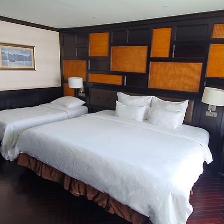 Ambassador Cruise Halong Bay Hotel Ha Long Bagian luar foto