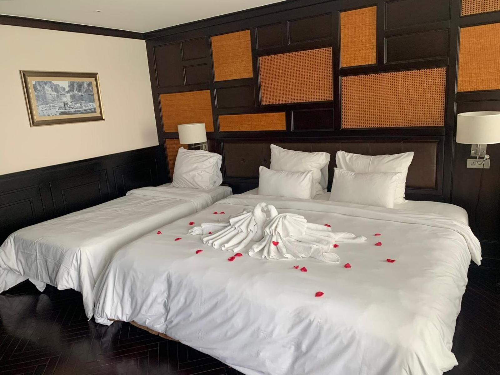 Ambassador Cruise Halong Bay Hotel Ha Long Bagian luar foto