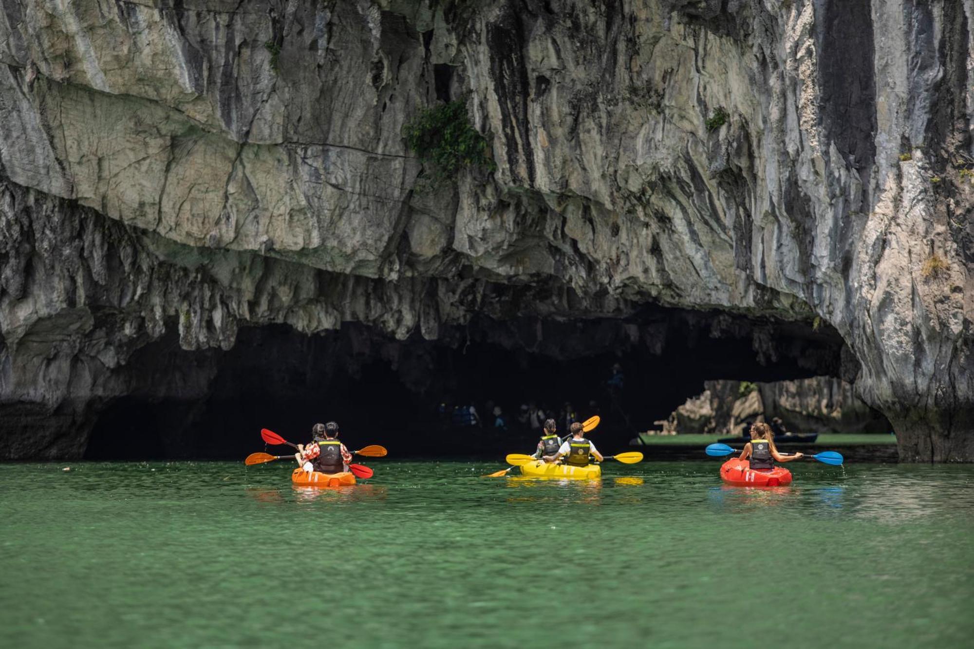 Ambassador Cruise Halong Bay Hotel Ha Long Bagian luar foto