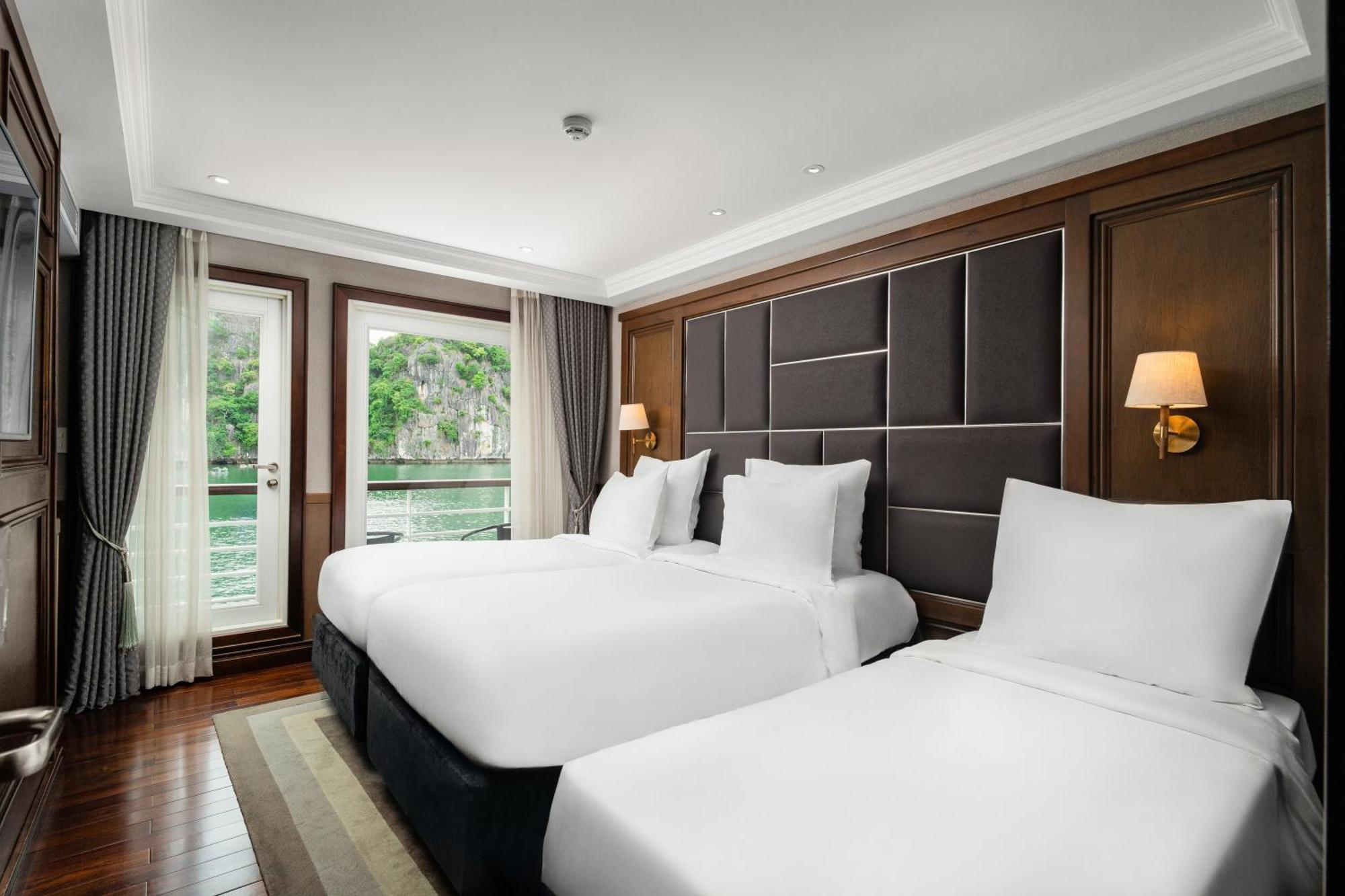 Ambassador Cruise Halong Bay Hotel Ha Long Bagian luar foto